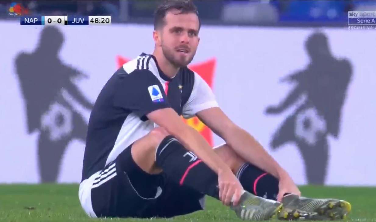 Tegola Juventus Infortunio Per Pjanic Ad Inizio Ripresa Al Suo Posto