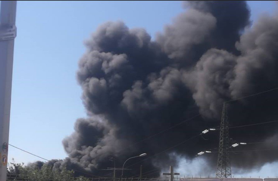 Nube Tossica Su Napoli, Incendio In Una Fabbrica Di Plastica Ad Airola