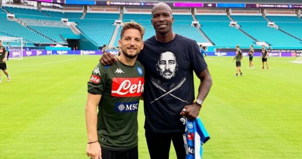 Ochocinco e Mertens