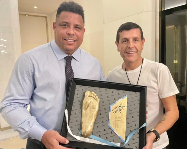 Ronaldo, Ceci, calco di Maradona