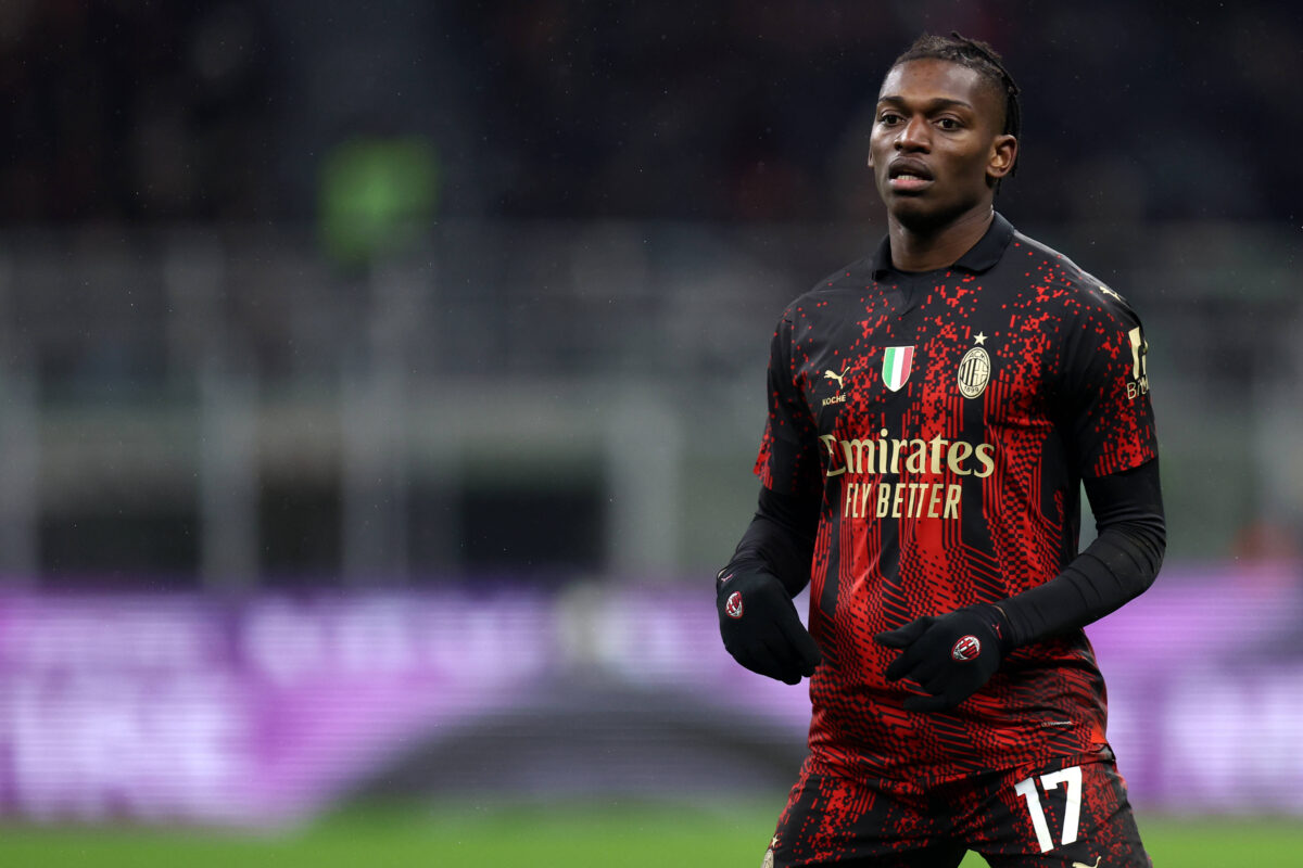 Rafael Leao in campo a San Siro con la maglia del Milan contro l'Atalanta