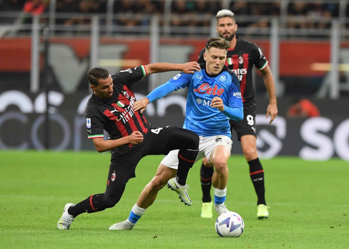 Zielinski e Bennacer durante un contasto di gioco nel corso di Milan Napoli