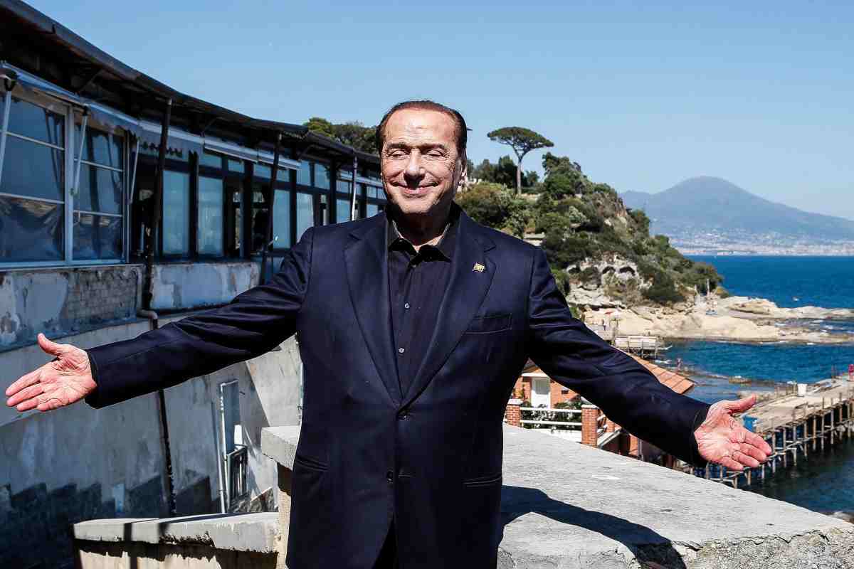 Silvio Berlusconi Napoli