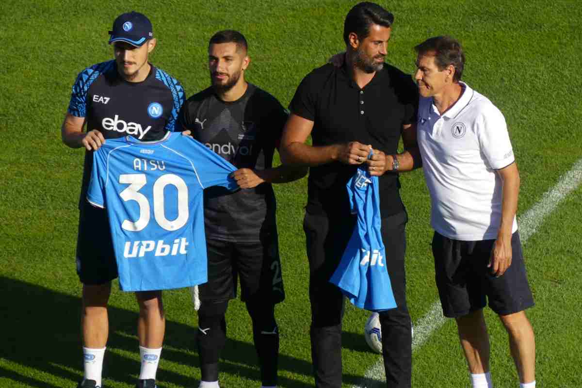 Bel gesto prima di Napoli-Hatayspor