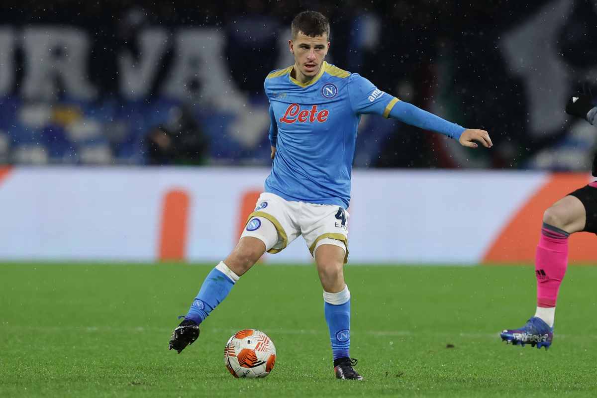 Napoli Diego Demme in campo durante una partita di Europa League