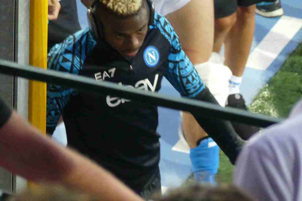 Victor Osimhen spunta in campo: seduta personalizzata 