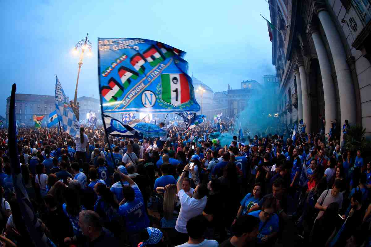 Napoli, arriva l'indizio social