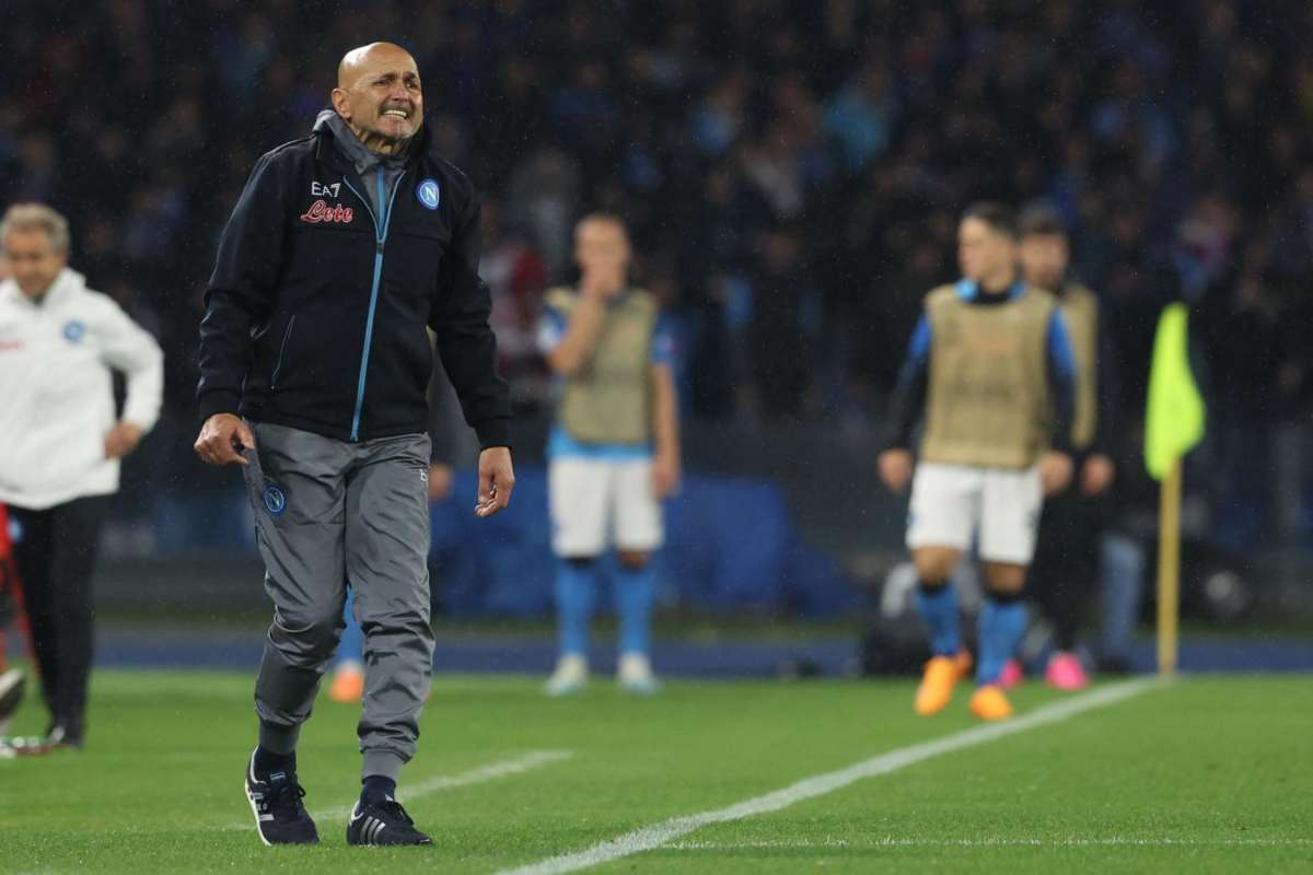 La nazionale italiana non è mai stata cosi "azzurra", oltre i giocatori e l'ex allenatore Spalletti , altri ex Napoli seguono il mister campione d'Italia. 