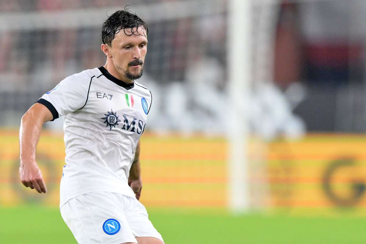 Mario Rui in campo con il Napoli