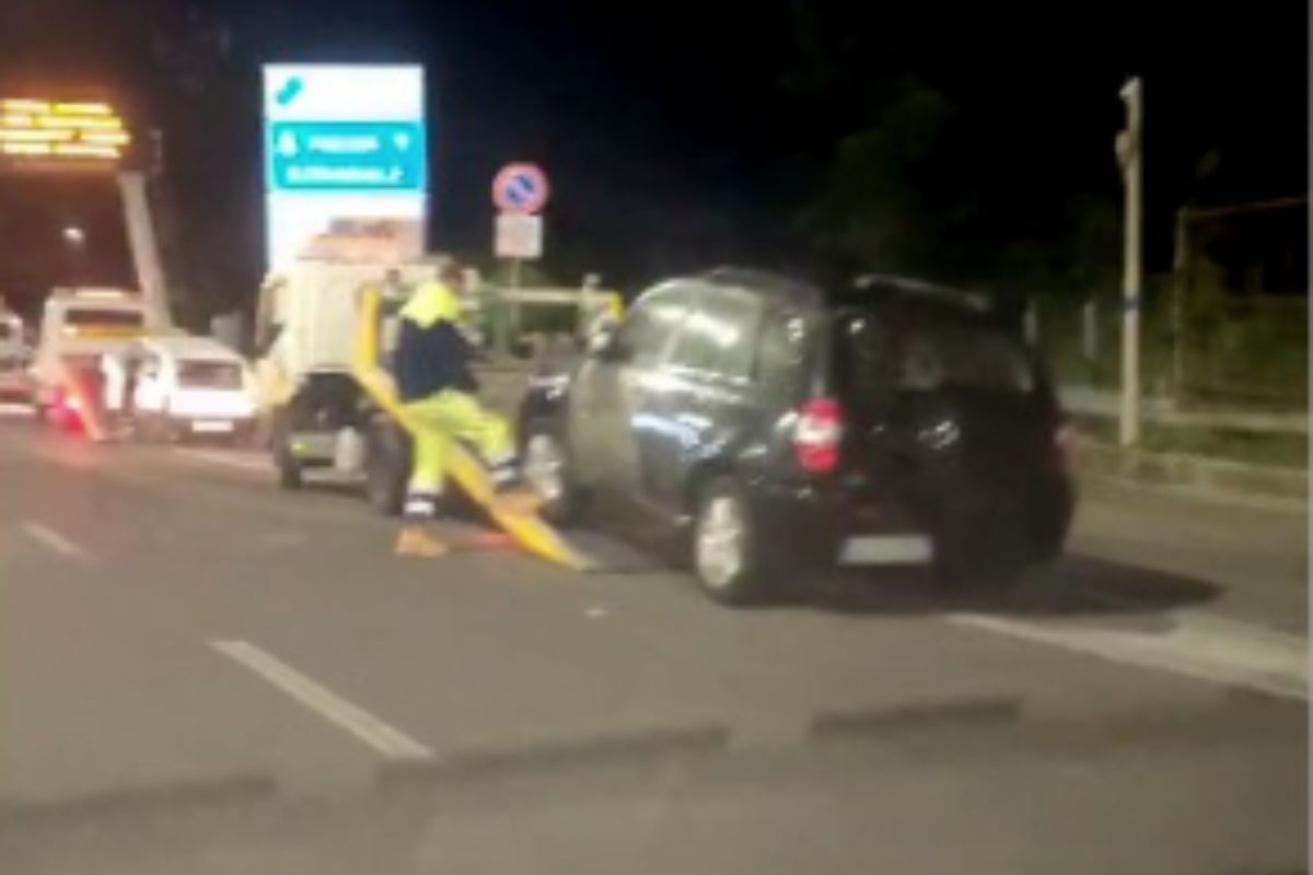 Auto Tifosi Napoli Rimosse all'esterno dello stadio