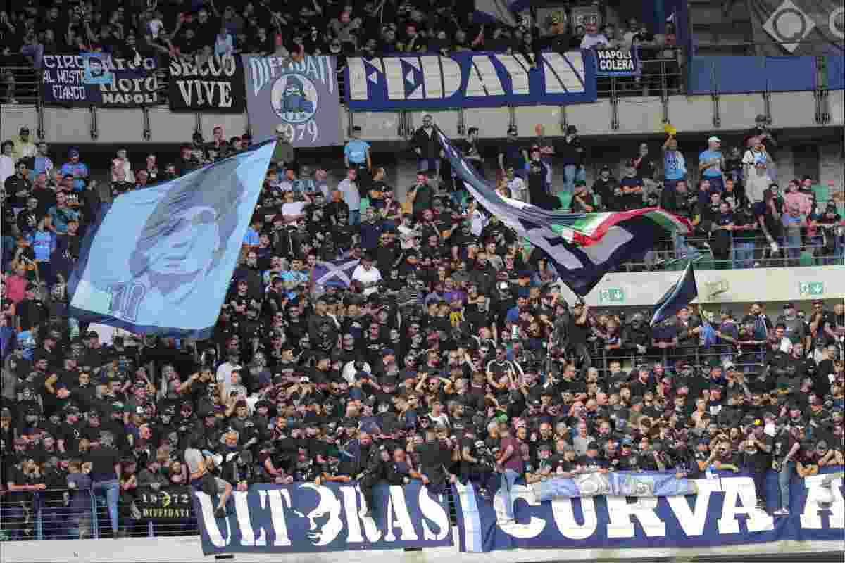 Ultras Napoli a PSG-Milan