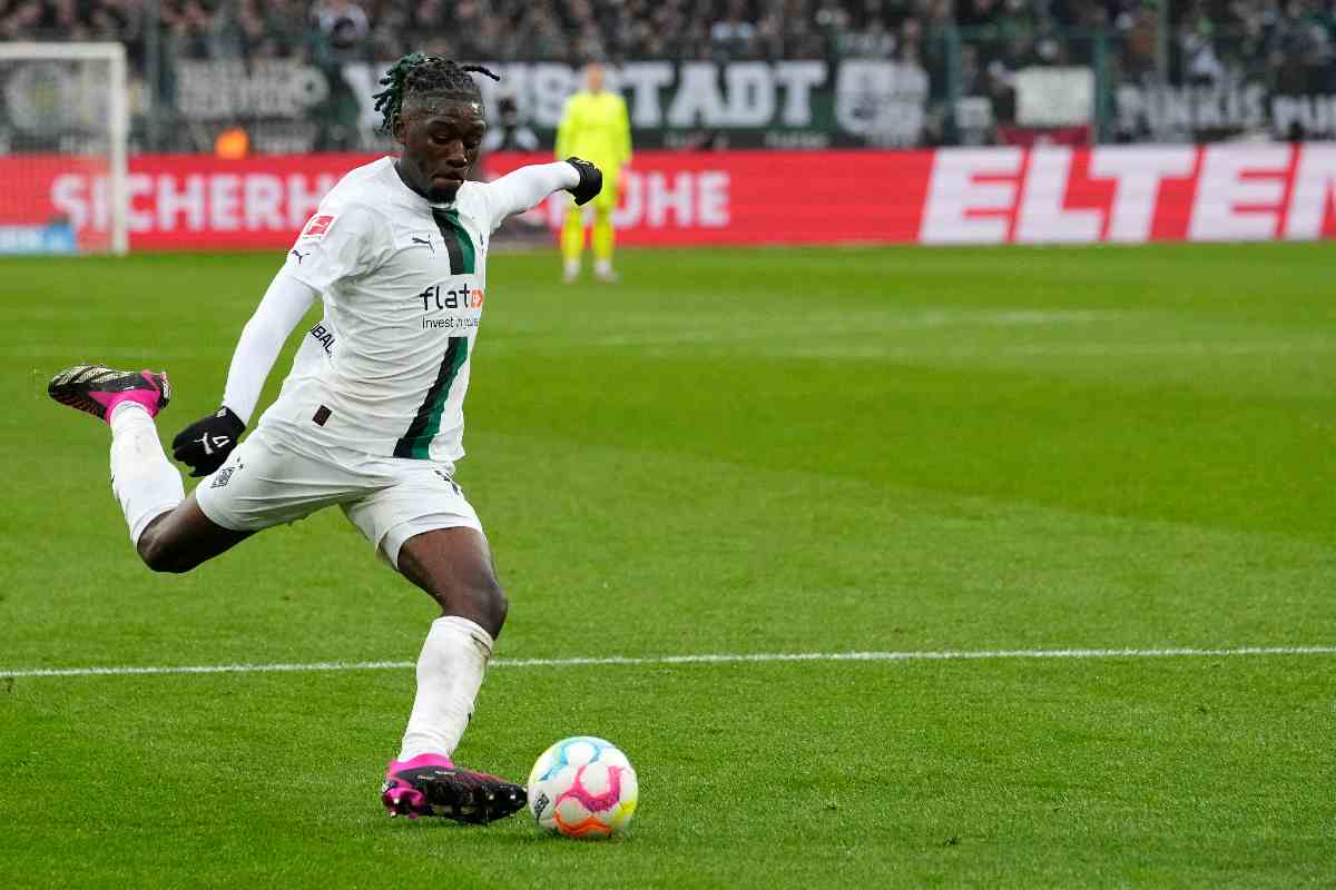 Manu Koné, centrocampista francese del Borussia Mönchengladbach che piace al Napoli