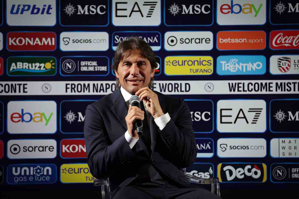 LIVE – Conte incontra i tifosi, le parole del tecnico del Napoli