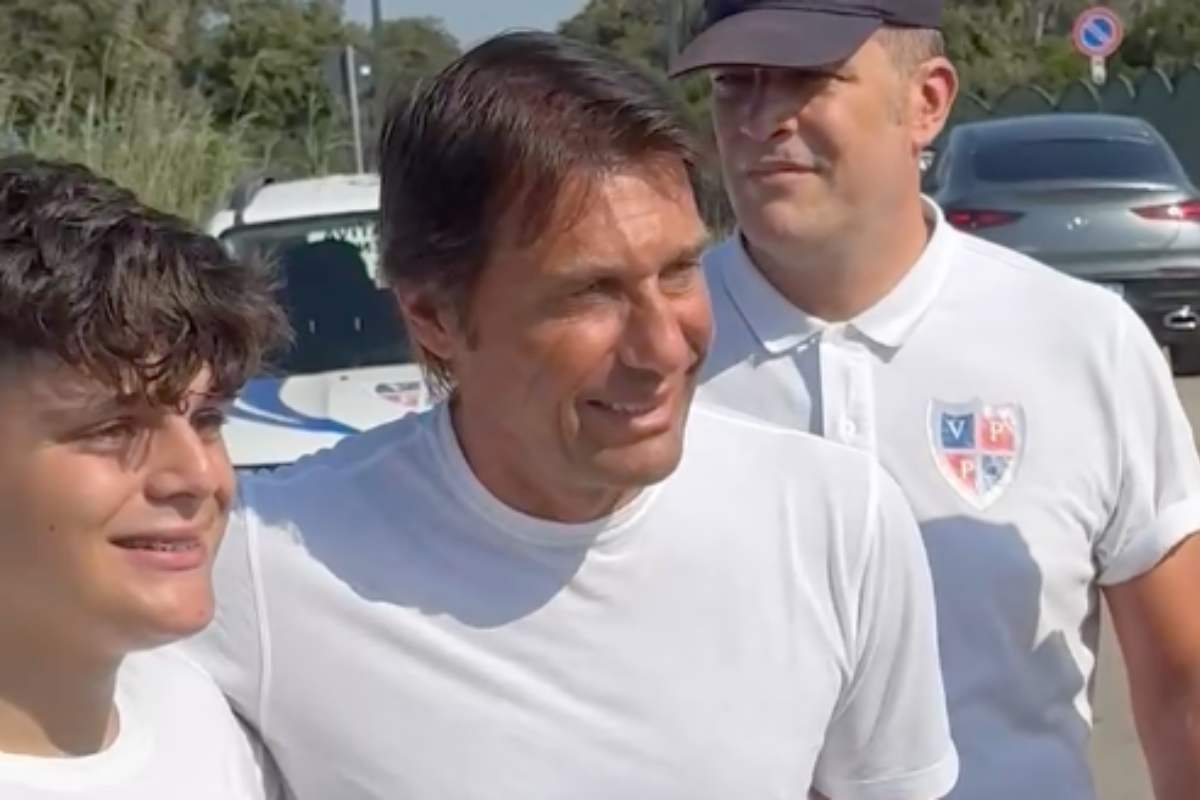 Antonio Conte con i tifosi del Napoli