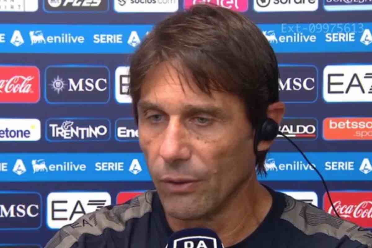 Conte ai microfoni di Dazn