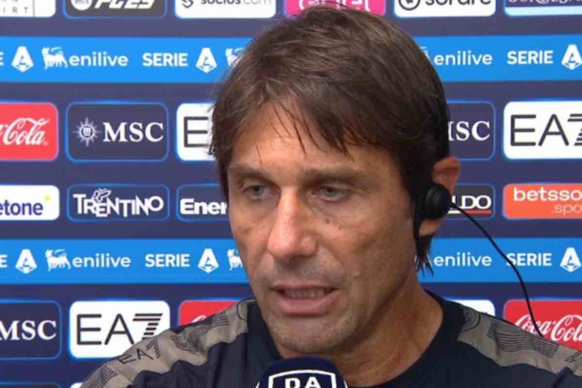 Conte ai microfoni di Dazn