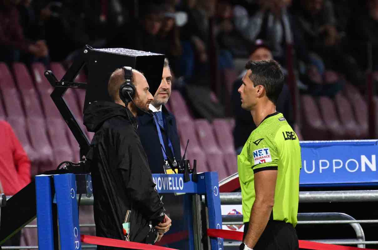 Fischietto a Marchetti per Hellas-Napoli