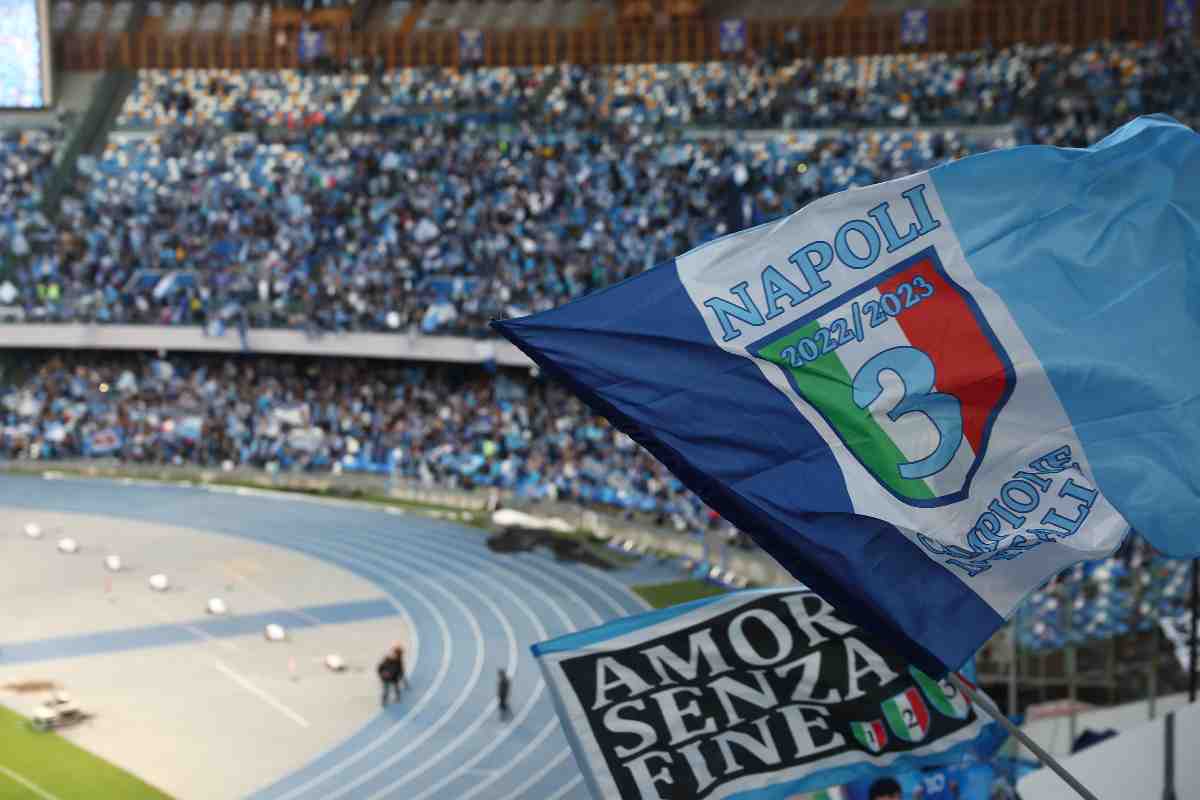 Tifosi Napoli, coro Sarò Con Te