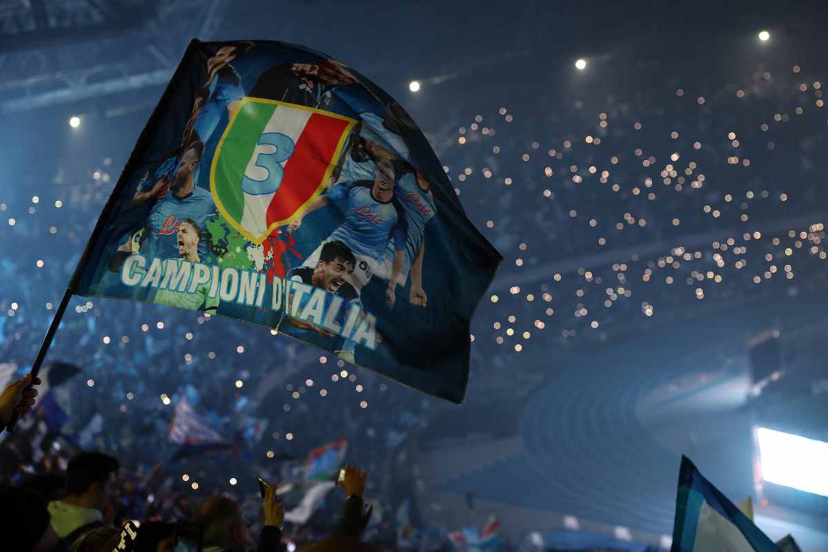 Tifosi Napoli, coro Sarò Con Te