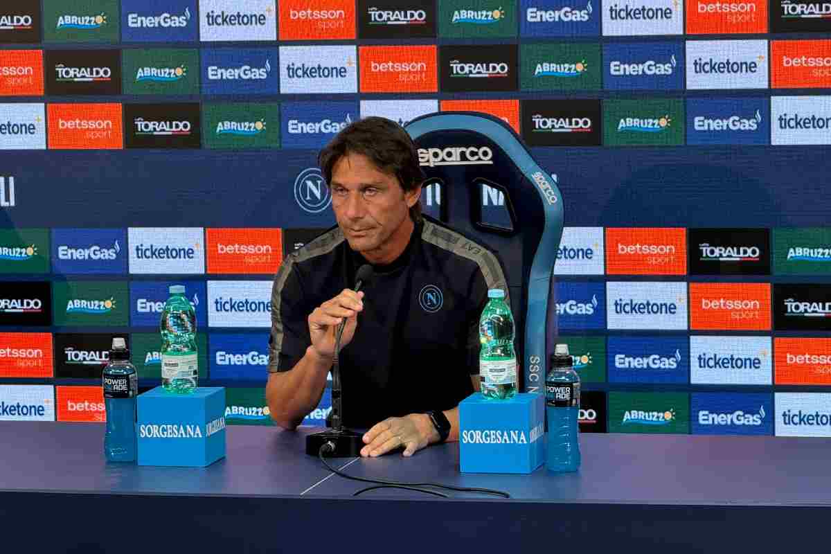 Antonio Conte in conferenza