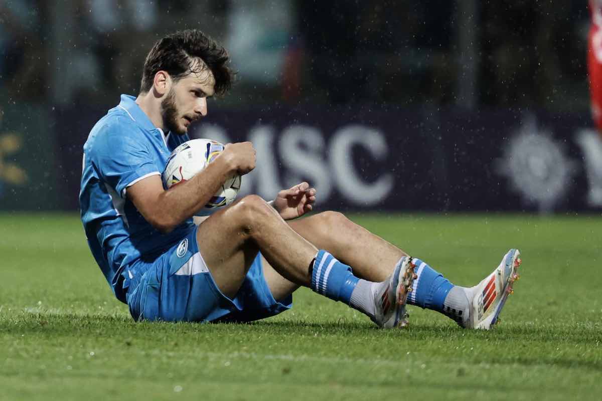 News SSC Napoli, l’allarme su Kvara fa preoccupare tutti: cosa sta succedendo