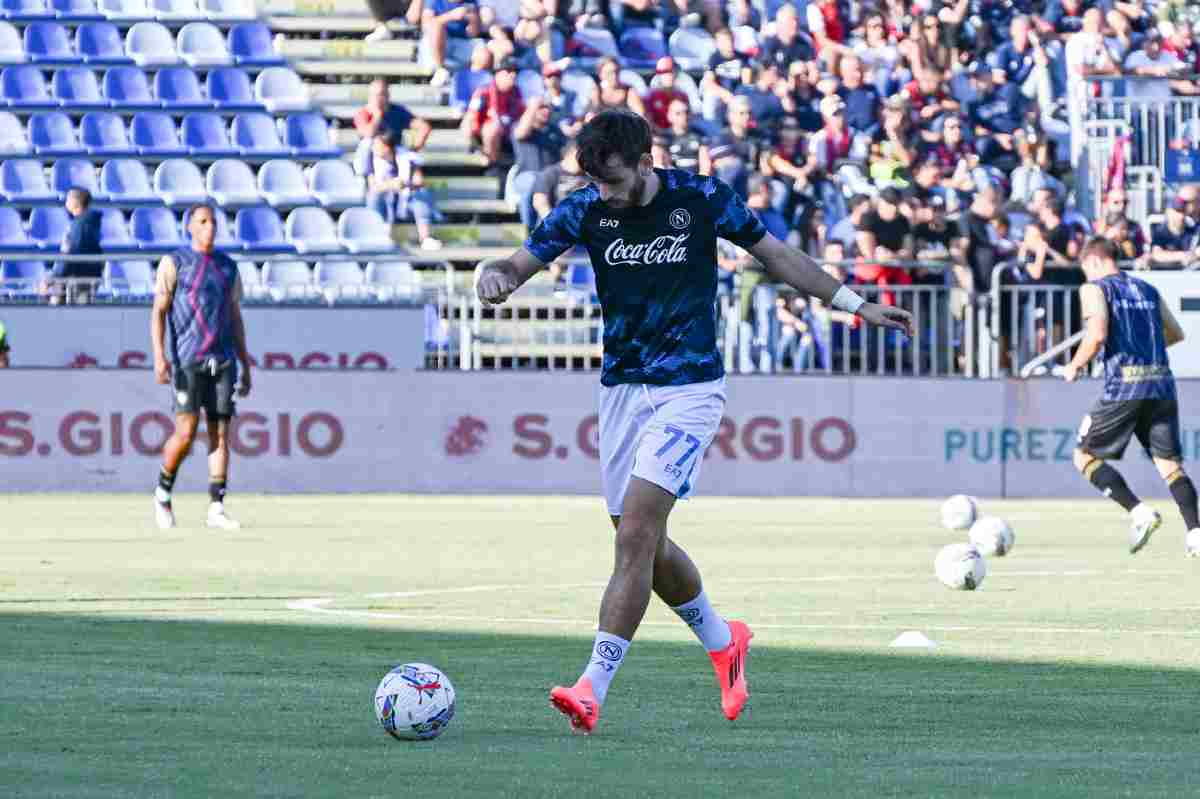 LIVE – CAGLIARI NAPOLI 0 0: gara bloccata, che duello tra Mina e Lukaku