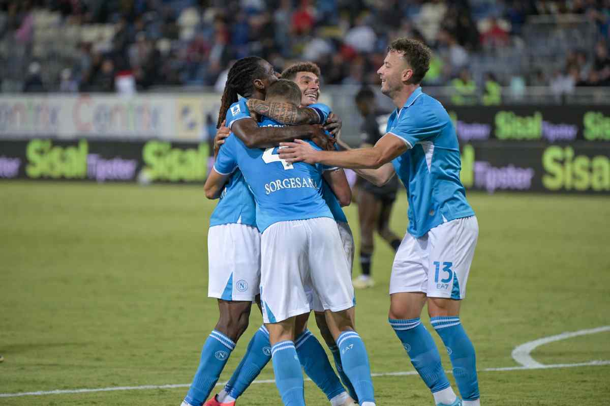 Il Napoli di Conte fa impazzire tutti: la Serie A ‘premia’ tre Azzurri (FOTO)