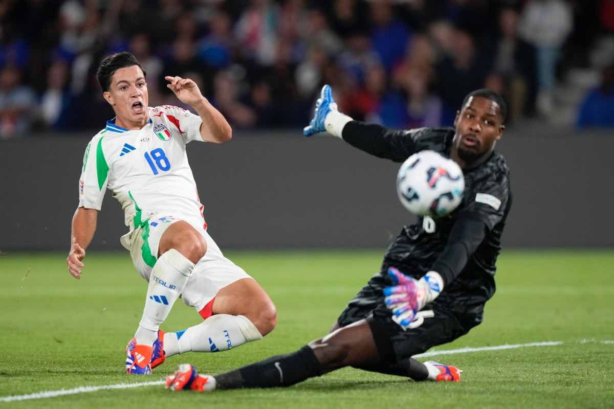 Giacomo Raspadori in gol in Francia - Italia