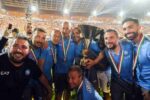 Spalletti festeggia con lo staff