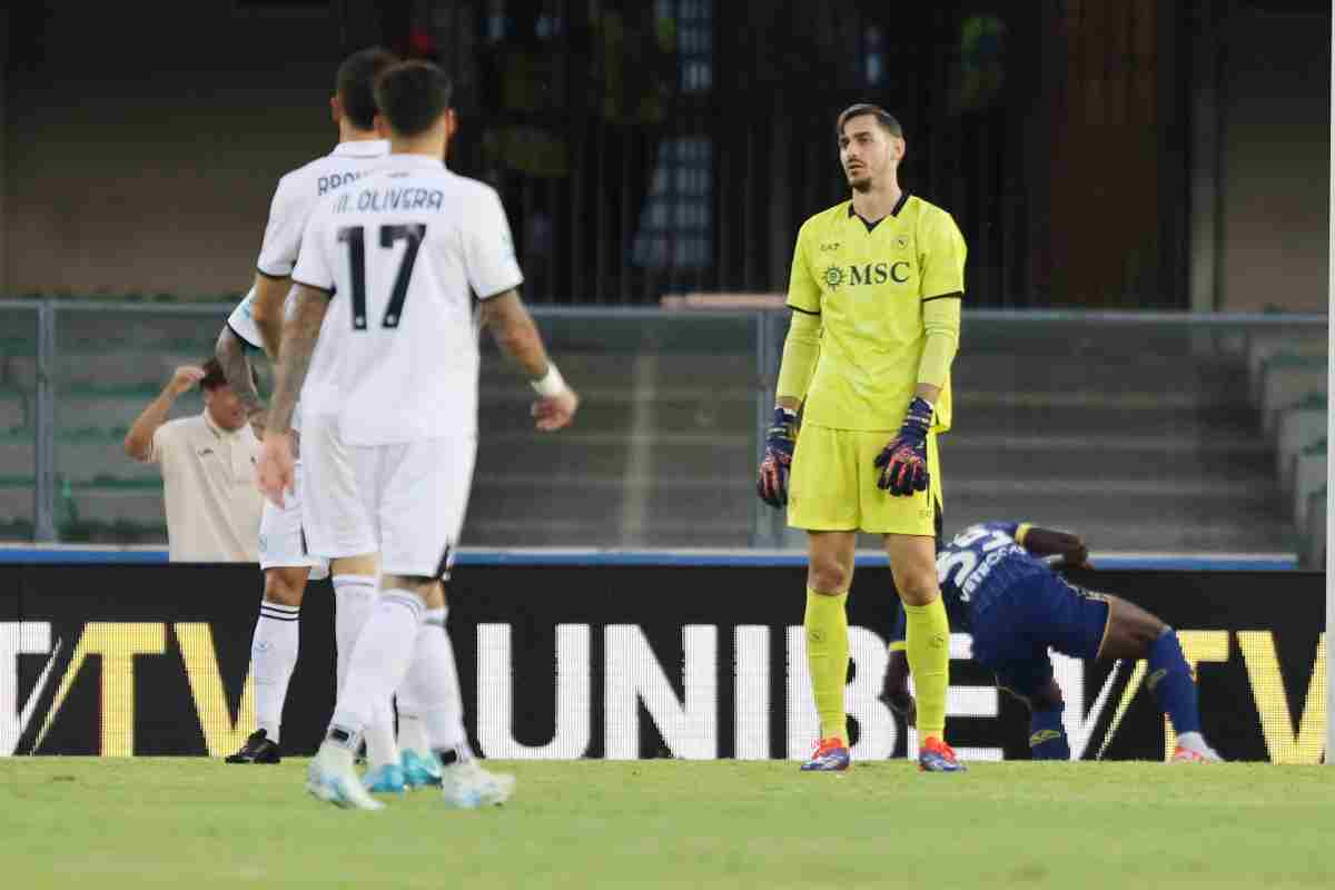 Juve-Napoli, Meret alza bandiera bianca