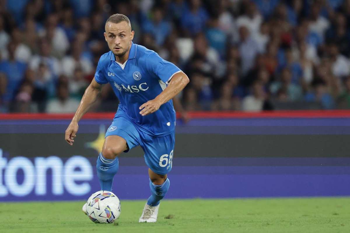 Lobotka nel mirino del top club: pronta la super offerta per convincere il Napoli