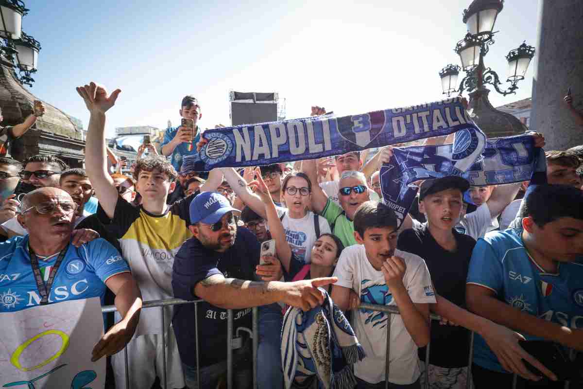 I tifosi azzurri spendono più di tutti in Europa per le maglie 