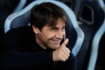 Antonio Conte sorridente