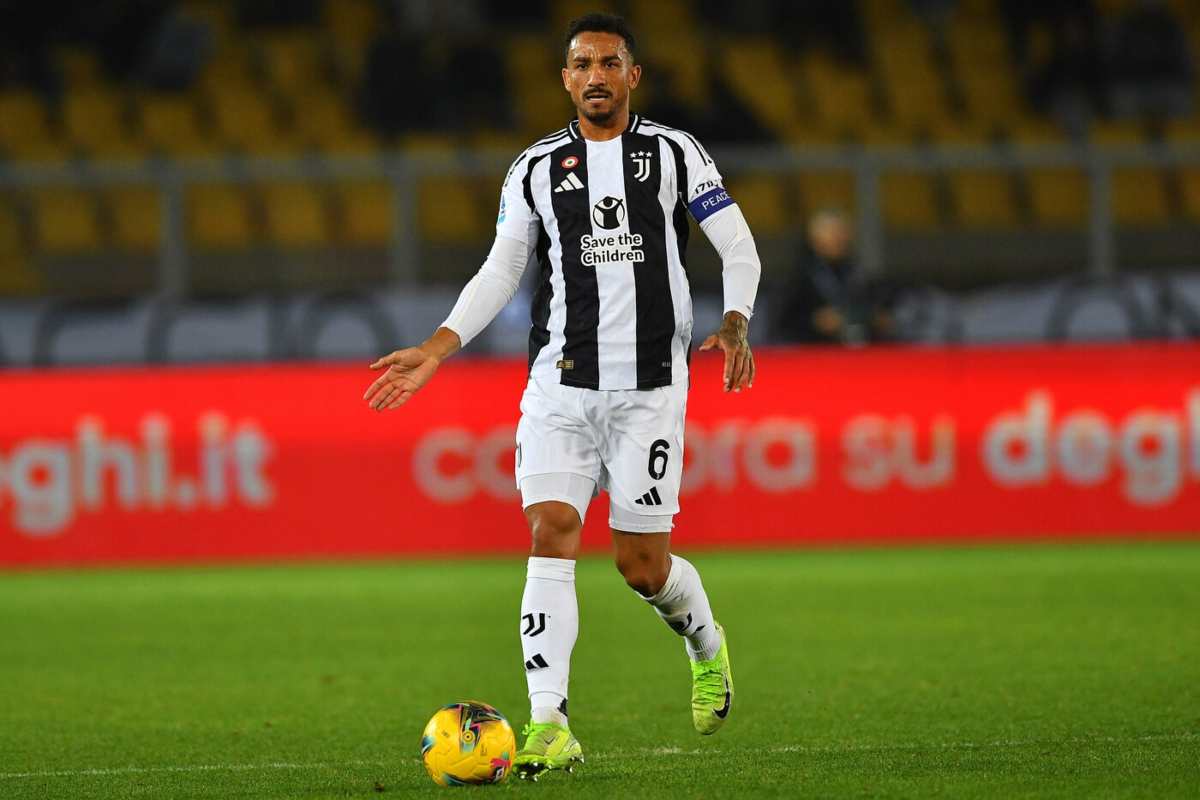 Danilo in campo con la Juventus 