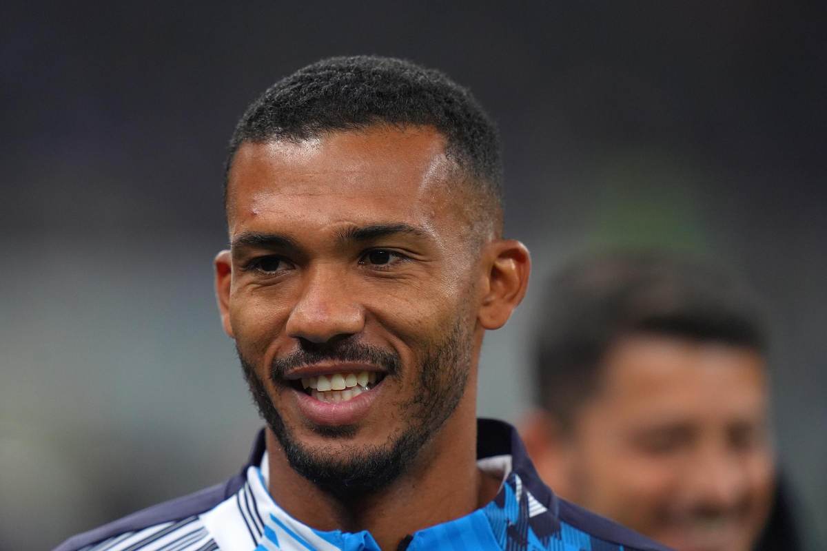 Juan Jesus sorridente