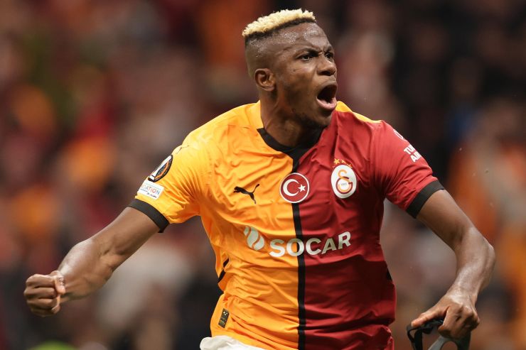 Victor Osimhen esulta con la maglia del Galatasaray 