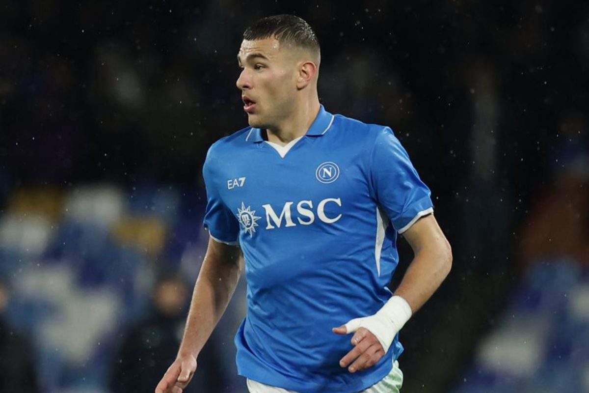 Alessandro Buongiorno in campo con il Napoli