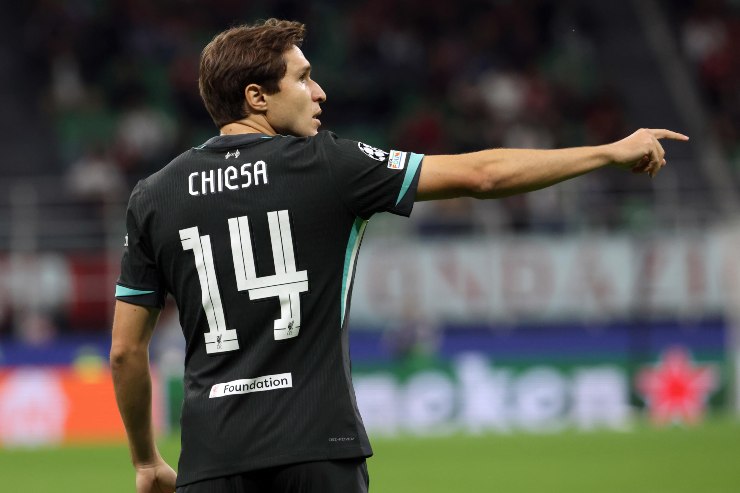 Federico Chiesa dà indicazioni in campo 