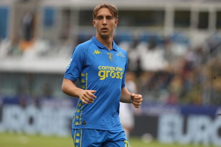 Jacopo Fazzini in campo con la maglia dell'Empoli