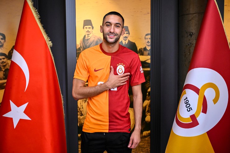 Ziyech presentato dal Galatasaray nel 2023 