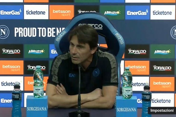 Conte in sala stampa 