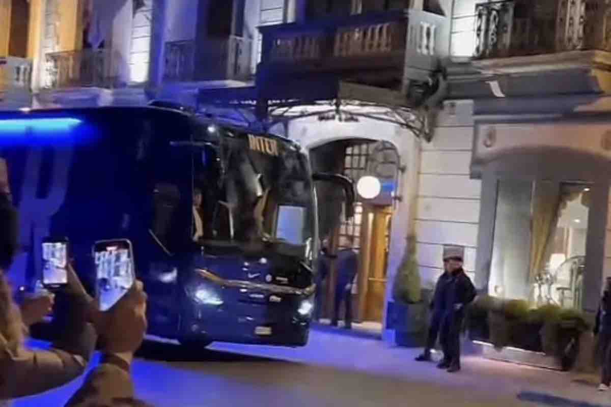 L’Inter è arrivata a Napoli: Lukaku è già nel mirino dei tifosi nerazzurri – VIDEO