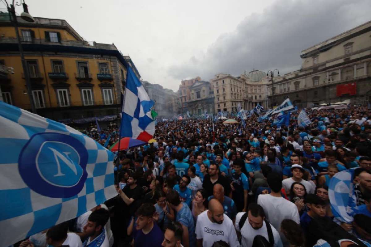 L’iniziativa del sindaco Manfredi diventa virale: “Succederà a Napoli in caso di Scudetto”