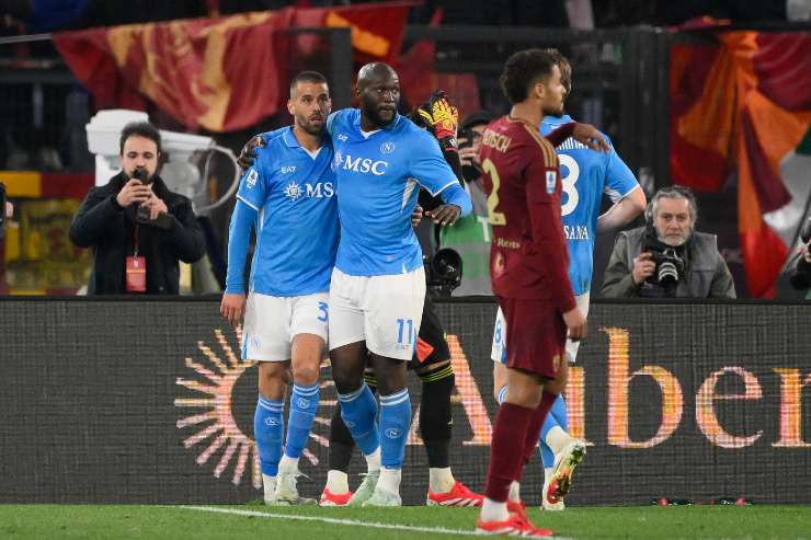 Leonardo Spinazzola esulta al gol con Lukaku