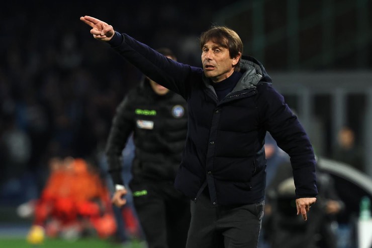 Antonio Conte parla in conferenza stampa