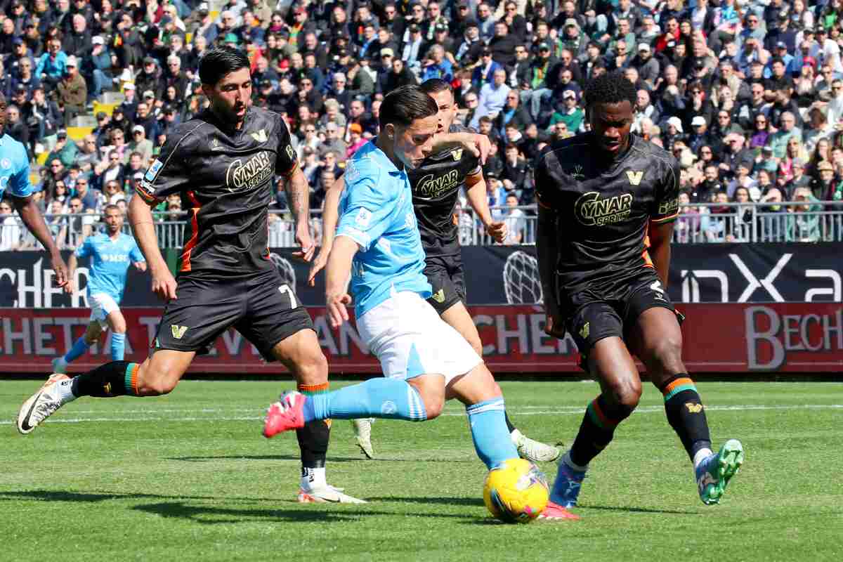 LIVE – Venezia Napoli 0 0: altra chance con Politano, tiro respinto